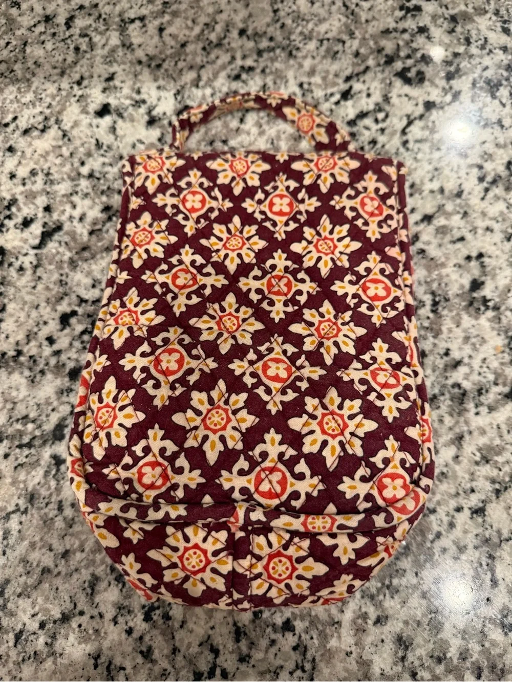 Quilted Floral Pattern Burgundy Lunch Bag